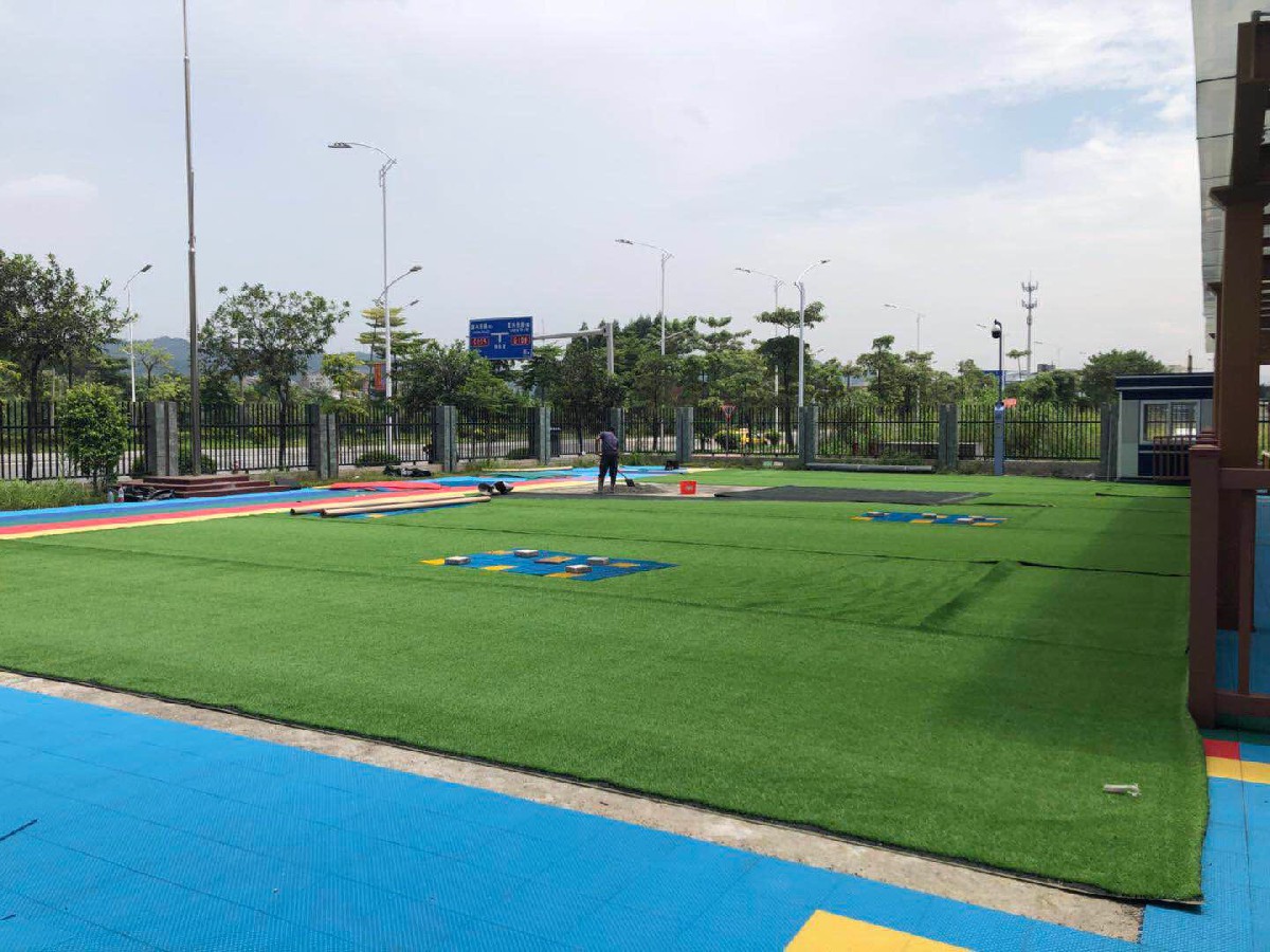 廣州市白云區(qū)龍歸城幼兒園足球場